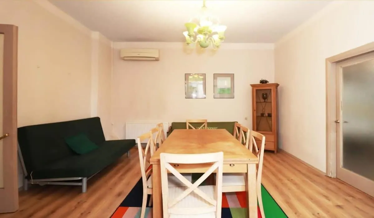 Wehost Apartment Near Fabrika Τυφλίδα